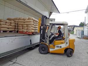 原料米入荷.jpg