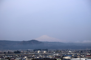 鳥海山写真2015.4.22 .jpg