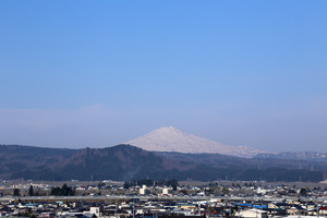鳥海山写真2015.4.23 .jpg