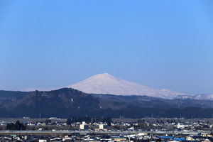 鳥海山写真2015.4.9 .jpg