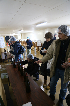 酒蔵開放　2016.利き酒１.jpg